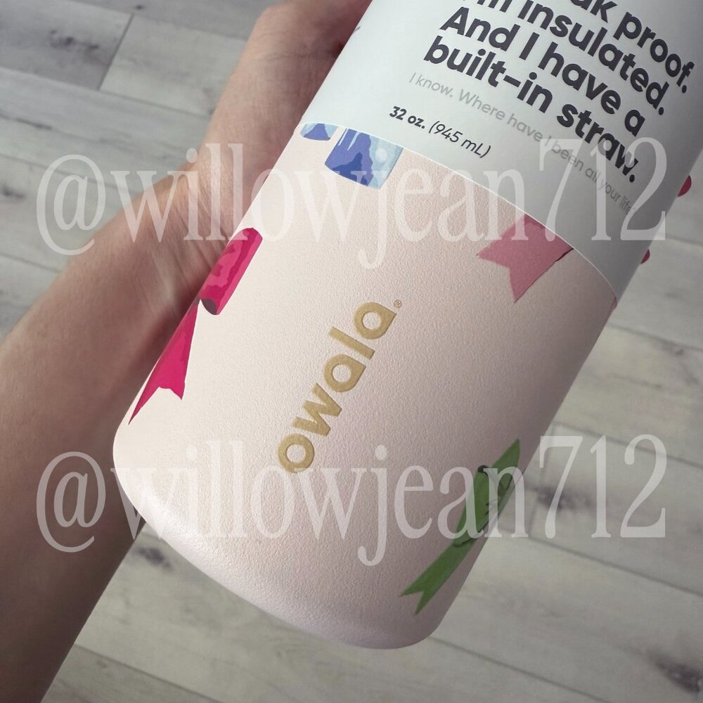 "Girlhood" Pink Bows Owala - 32 oz Freesip - Limited Edition UO Color - Picture 5 of 6